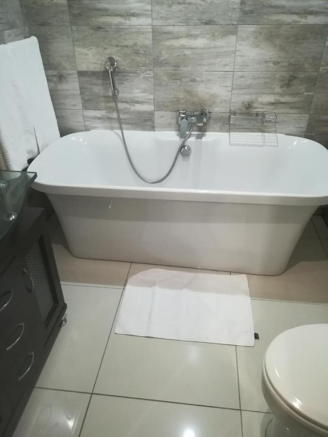 יוהנסבורג Garden Top Hotel מראה חיצוני תמונה